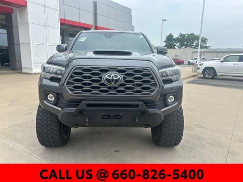 Used 2021 Toyota Tacoma TRD Sport w/ TRD Premium Sport Package AWD/4WD image 3