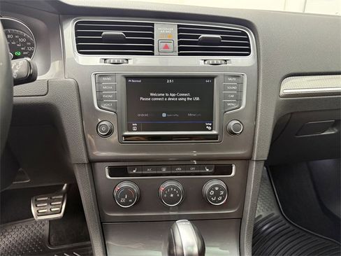 Used 2017 Volkswagen Golf Alltrack SE image 18