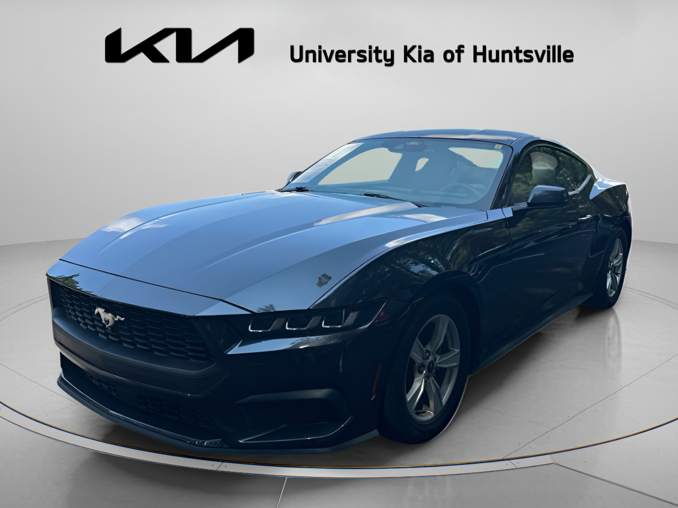 Used 2024 Ford Mustang Coupe RWD image 4