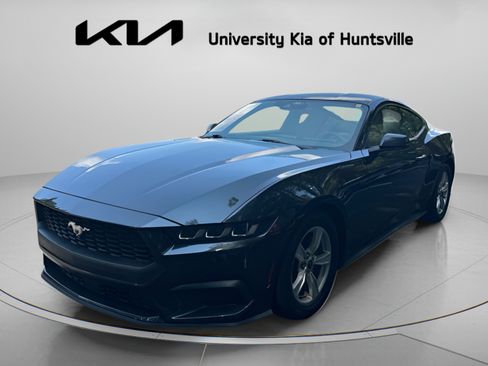 Used 2024 Ford Mustang Coupe RWD image 4
