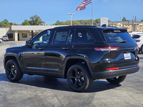 New 2025 Jeep Grand Cherokee Limited image 4