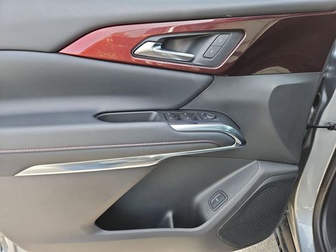 Used 2025 Chevrolet Traverse Z71 image 13