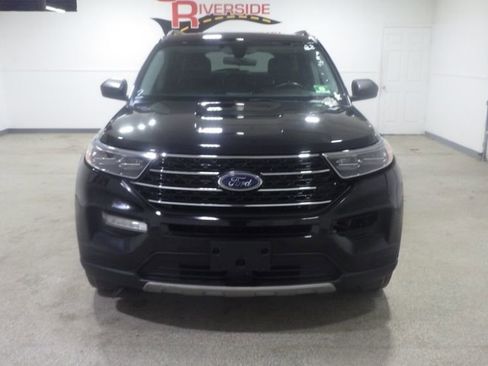 Used 2022 Ford Explorer XLT w/ Equipment Group 202A image 6