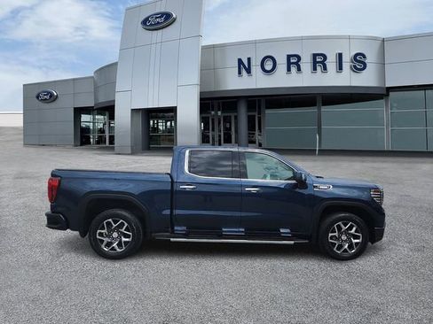Used 2023 GMC Sierra 1500 SLT w/ SLT Premium Package AWD/4WD image 5