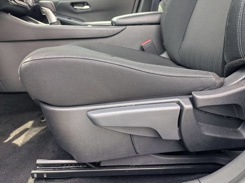 Used 2025 Nissan Sentra SV FWD image 14