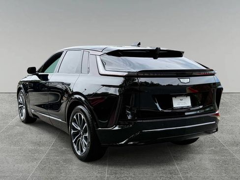 Used 2024 Cadillac Lyriq Sport RWD image 12
