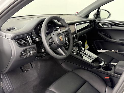 New 2025 Porsche Macan Turbo image 4