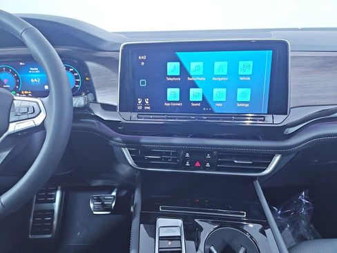 New 2026 Volkswagen Atlas SEL Premium R-Line image 17