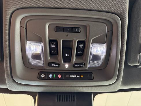Used 2023 GMC Sierra 1500 Denali w/ Denali Reserve Package AWD/4WD image 22