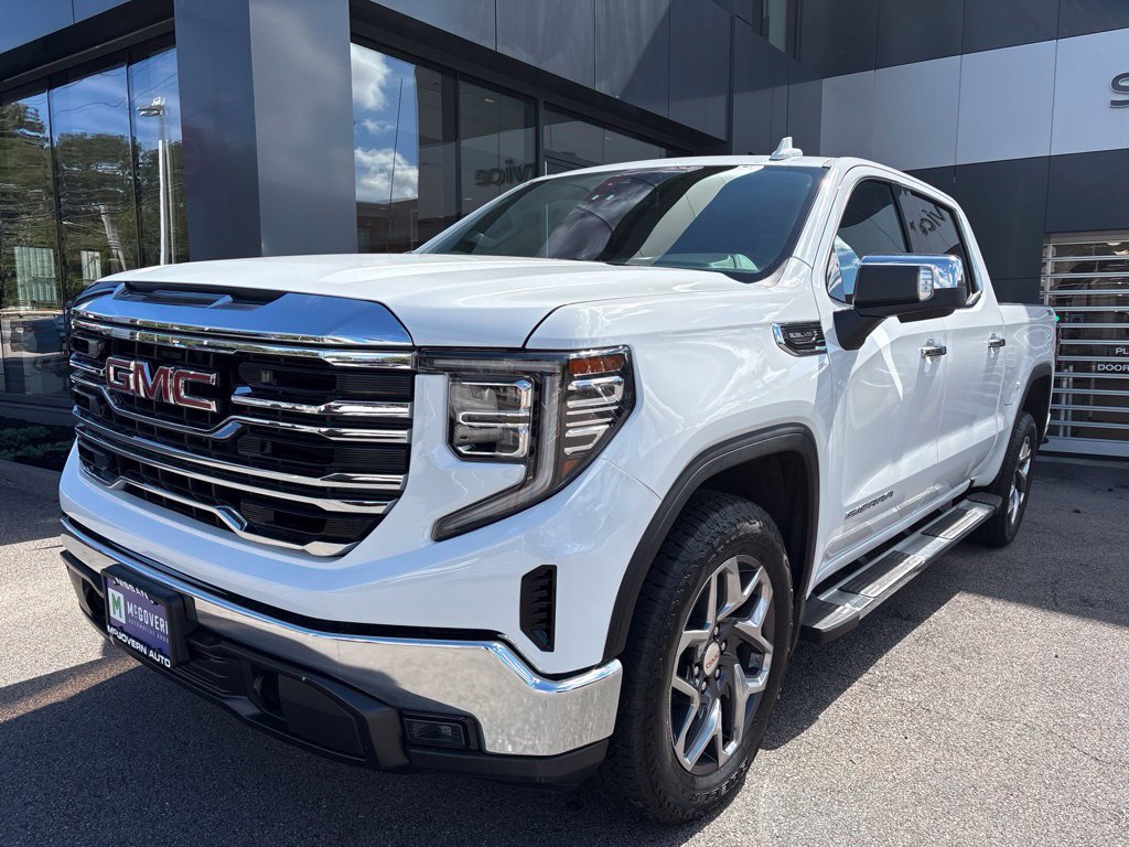 Used 2024 GMC Sierra 1500 SLT w/ SLT Convenience Package AWD/4WD image 2
