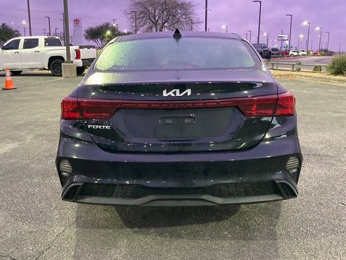 Used 2023 Kia Forte LXS image 6