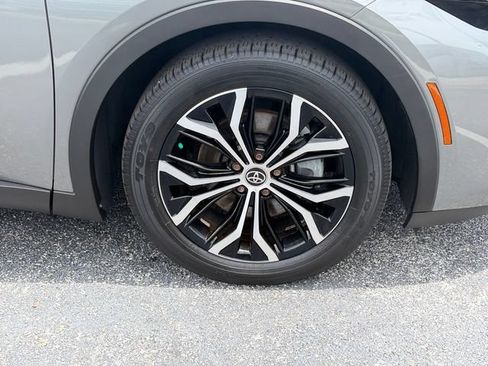 Certified 2023 Toyota Crown AWD/4WD image 9