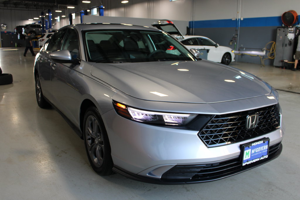 Used 2024 Honda Accord EX image 3