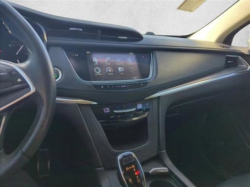 Used 2017 Cadillac XT5 Luxury w/ LPO, Wheel Lock Package FWD image 13