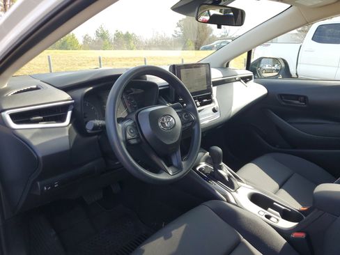 Used 2025 Toyota Corolla LE image 16