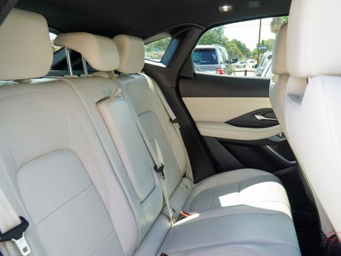Used 2018 Jaguar E-PACE R-Dynamic HSE image 23