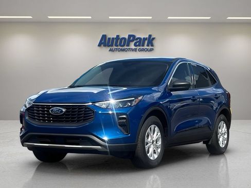Used 2023 Ford Escape Active AWD/4WD image 3