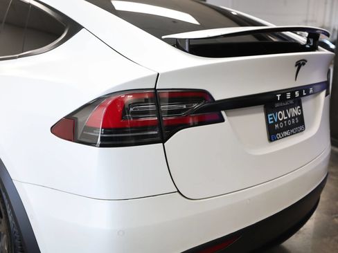 Used 2020 Tesla Model X Long Range AWD/4WD image 15