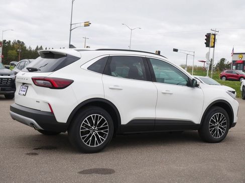 New 2025 Ford Escape SE w/ PHEV Premium Package FWD image 3