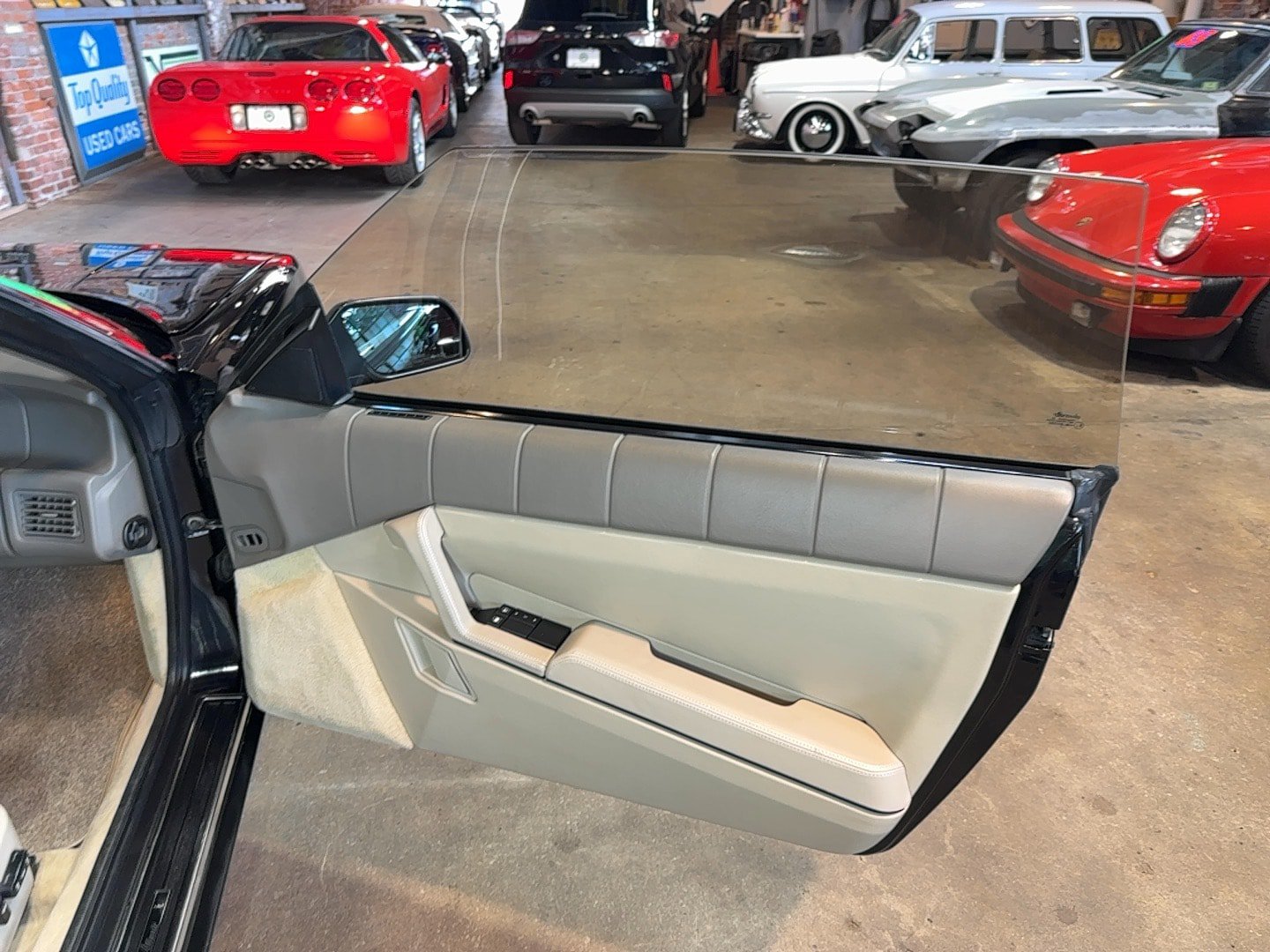Used 1993 Cadillac Allante FWD image 60