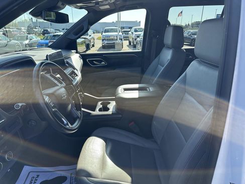 Used 2023 Chevrolet Tahoe Z71 w/ Luxury Package AWD/4WD image 21
