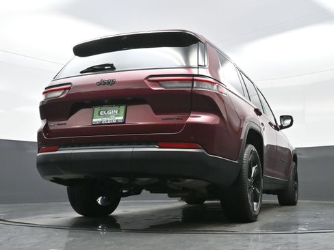 Used 2023 Jeep Grand Cherokee L Limited w/ Luxury Tech Group II AWD/4WD image 29