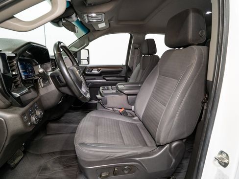 Used 2024 Chevrolet Silverado 2500 LT w/ Convenience Package image 16