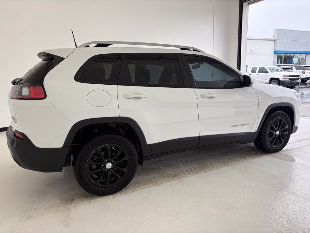 Used 2020 Jeep Cherokee Latitude FWD image 20