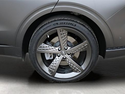 Used 2024 Genesis GV70 2.5T w/ Sport Prestige Package image 27