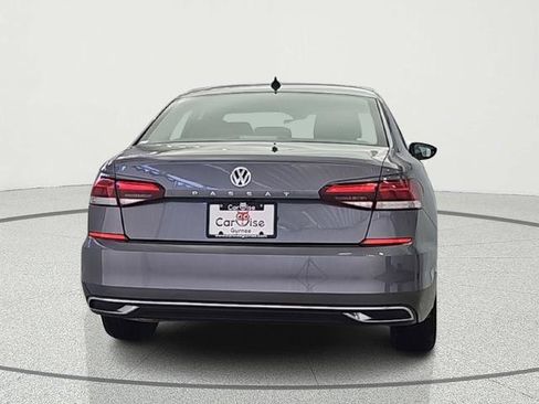 Used 2022 Volkswagen Passat 2.0T image 7