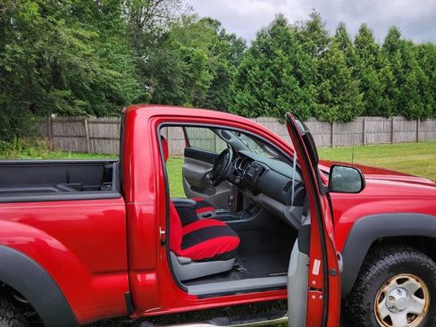 Used 2013 Toyota Tacoma 4x4 Regular Cab image 11
