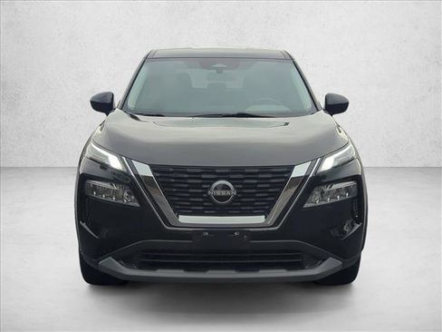 Used 2023 Nissan Rogue SV image 2