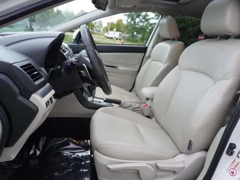 Used 2014 Subaru Crosstrek Touring w/ Popular Package #1 AWD/4WD image 9