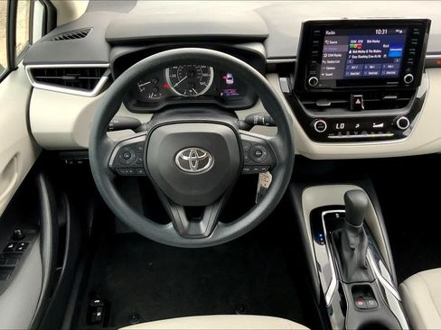 Used 2022 Toyota Corolla LE FWD image 5