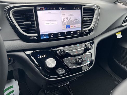 New 2026 Chrysler Voyager LX image 20