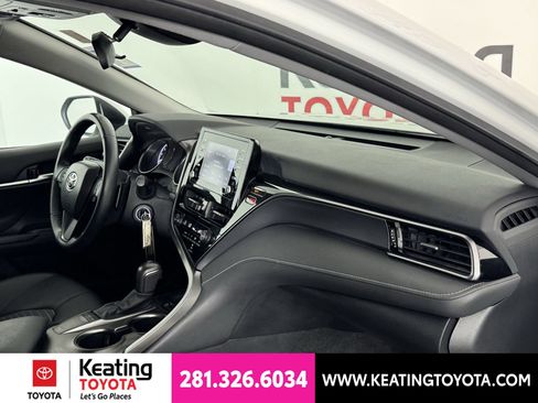 Used 2023 Toyota Camry SE FWD image 21