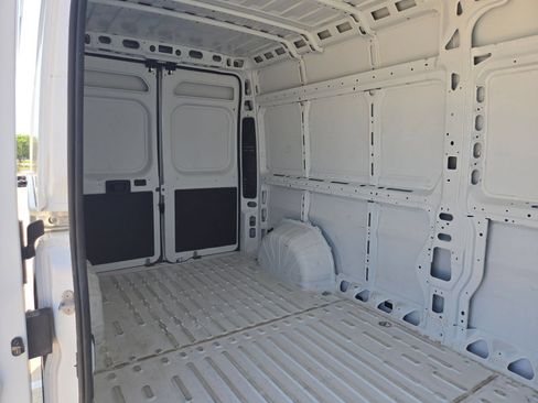 Used 2025 RAM ProMaster 2500 w/ Convenience Group FWD image 19