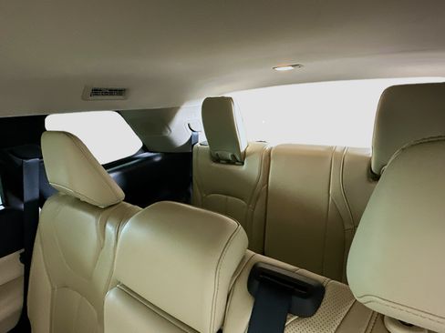 Used 2023 INFINITI QX60 Luxe w/ Vision Package FWD image 30
