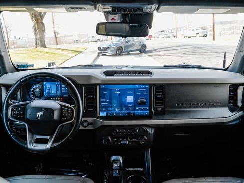 Used 2023 Ford Bronco Wildtrak image 10