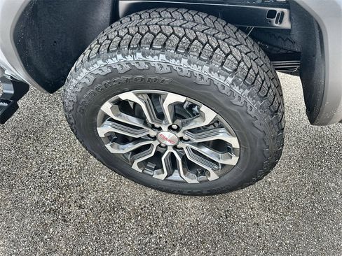 New 2026 GMC Canyon Denali image 12