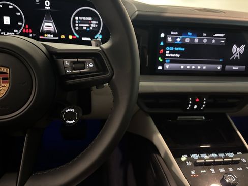 Used 2025 Porsche Cayenne image 16