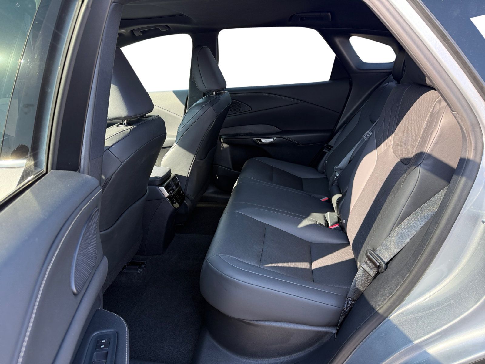 Used 2024 Lexus RX 350 Premium w/ Convenience Package FWD image 16