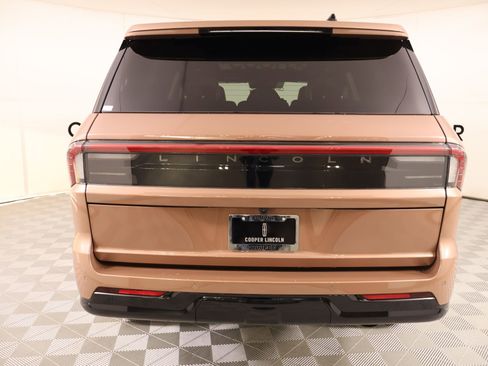 New 2026 Lincoln Navigator Black Label AWD/4WD image 24