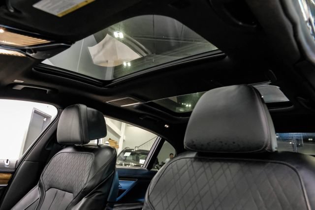 Used 2016 BMW 750i xDrive AWD/4WD image 6