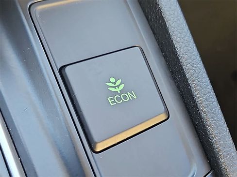 Used 2018 Honda CR-V LX image 17