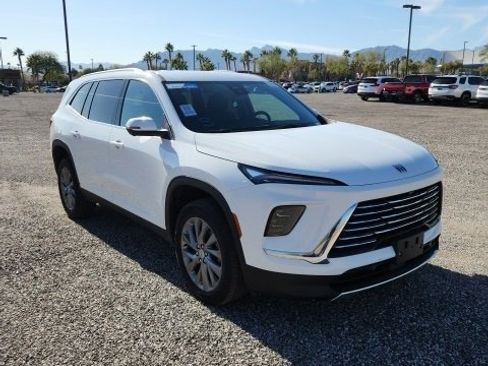 Used 2025 Buick Enclave Preferred image 3