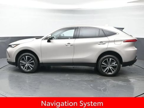 Used 2024 Toyota Venza LE AWD/4WD image 4