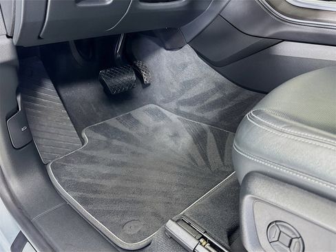 Used 2023 Audi Q8 Prestige image 23