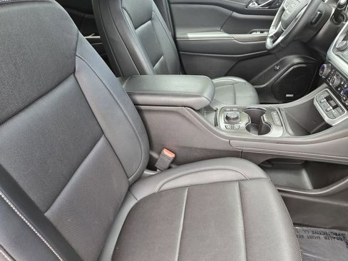 Used 2023 GMC Acadia SLT w/ Elevation Edition FWD image 19