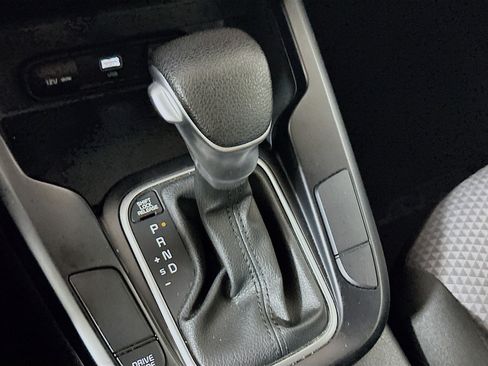 Used 2025 Kia Soul LX w/ LX Technology Package FWD image 23